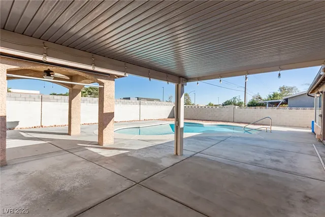 $2,250 | 6358 Meadowlark Lane, Las Vegas, NV 89103