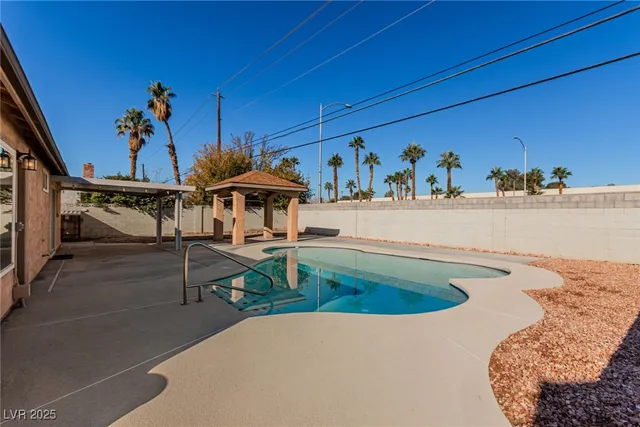 $2,250 | 6358 Meadowlark Lane, Las Vegas, NV 89103