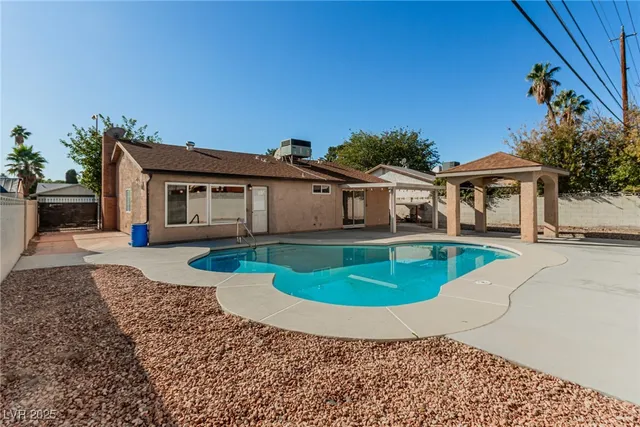 $2,250 | 6358 Meadowlark Lane, Las Vegas, NV 89103