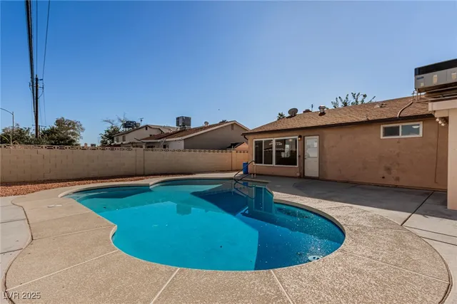 $2,250 | 6358 Meadowlark Lane, Las Vegas, NV 89103