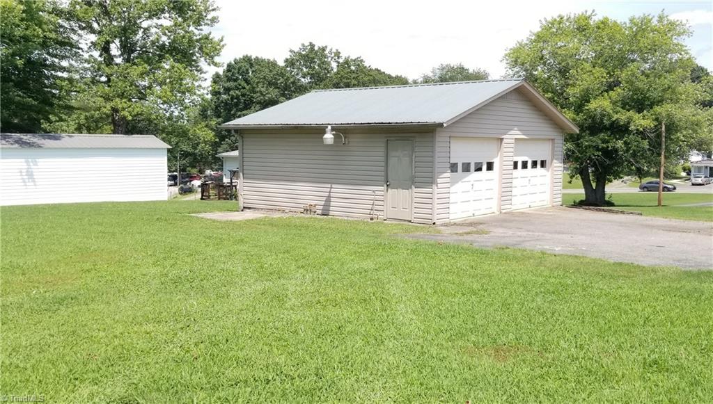 276 Bluemont Road Mount Airy, NC 27030 - Photo 6 of 32 Gallery Image 6