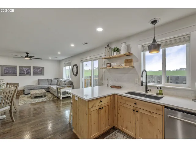 $475,000 | 1028 East 16th Street, Lafayette, OR 97127