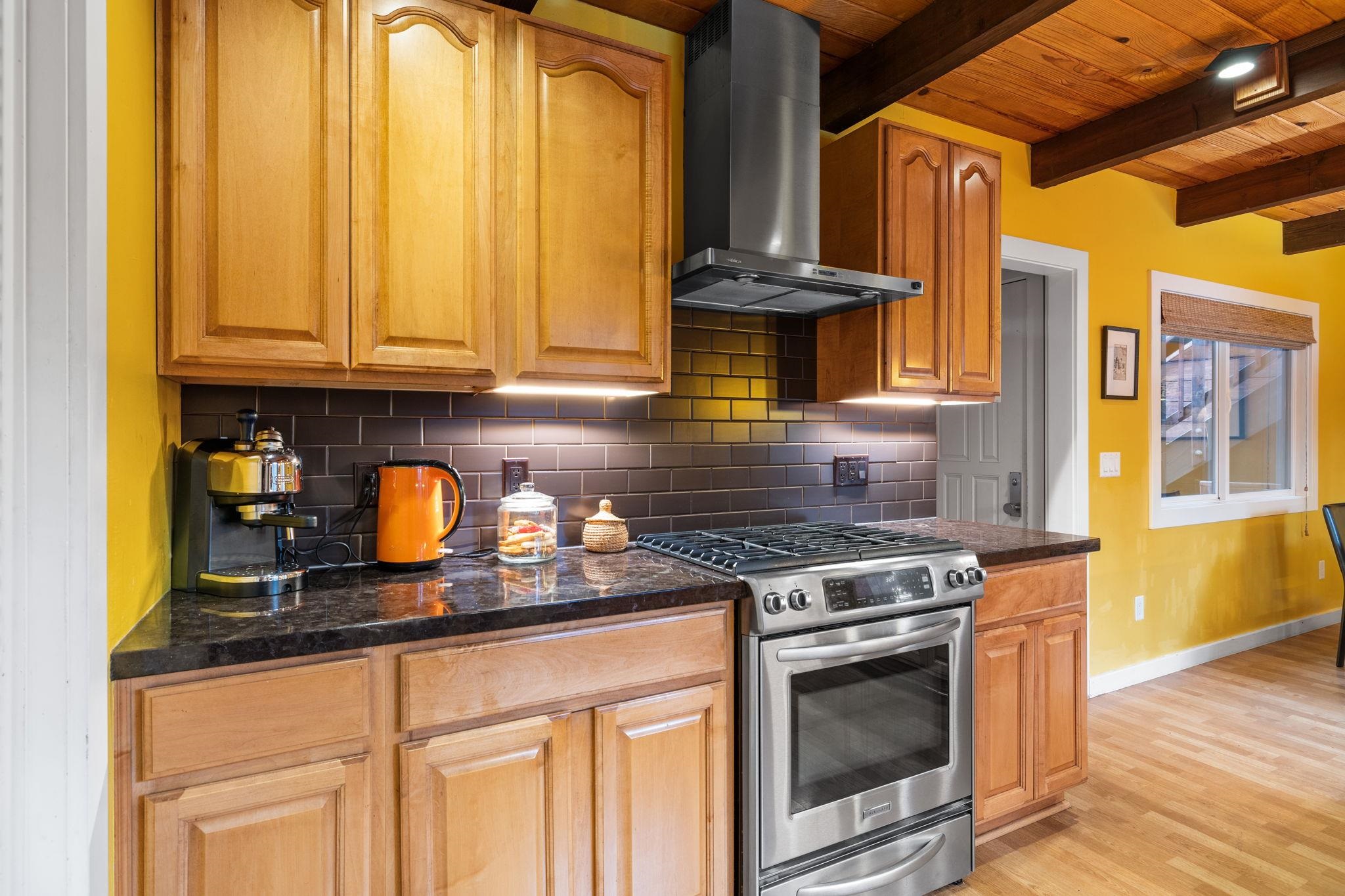 12230 Pine Forest Road Truckee, CA 96161 - Photo 7 of 28 Gallery Image 7
