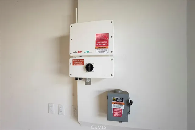 a view of entryway and hall