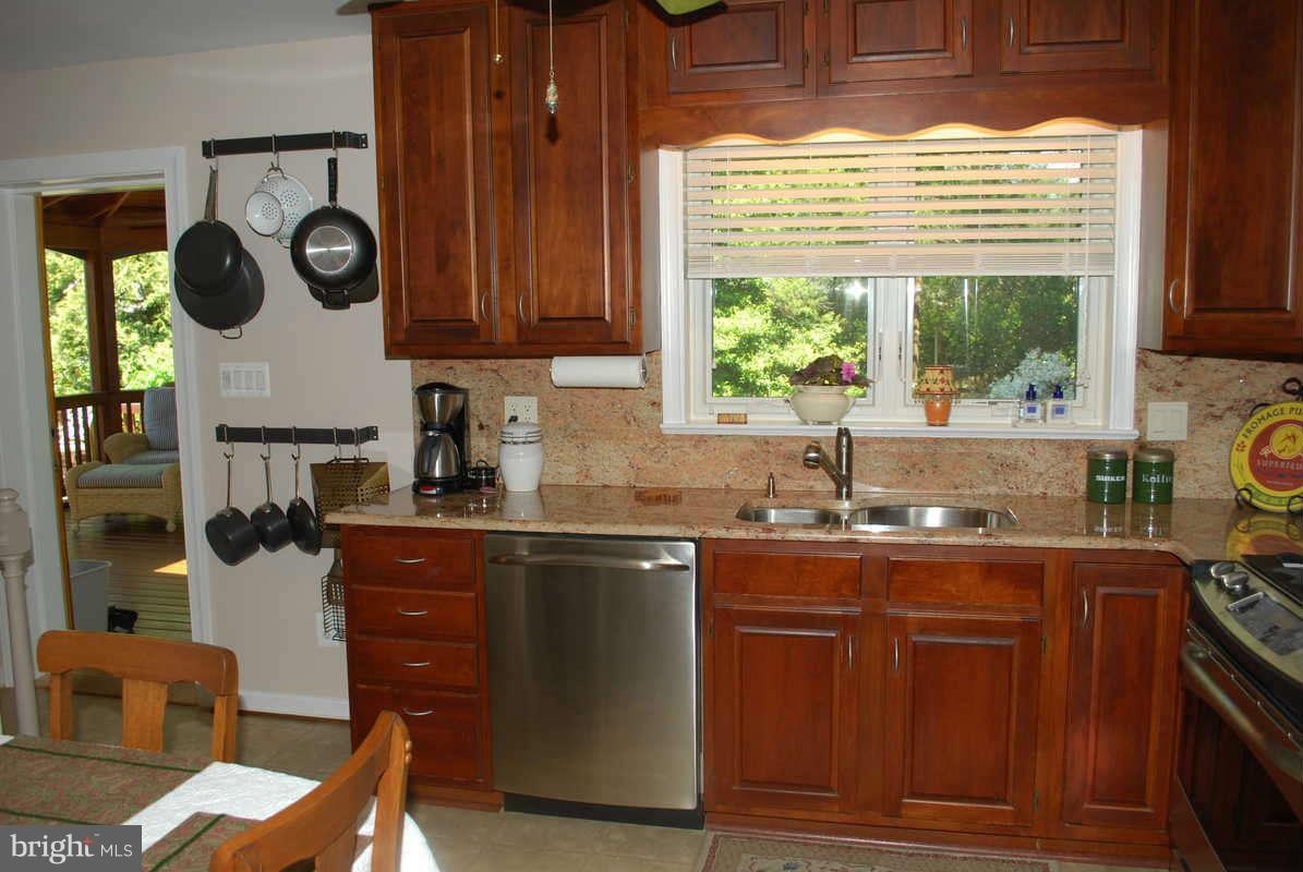 7919 Bainbridge Road Alexandria, VA 22308 - Photo 11 of 22 Kitchen