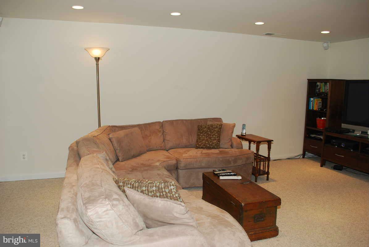 7919 Bainbridge Road Alexandria, VA 22308 - Photo 20 of 22 Family Room
