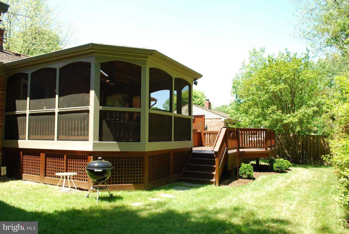 7919 Bainbridge Road Alexandria, VA 22308 - Photo 22 of 22 Exterior (Rear)