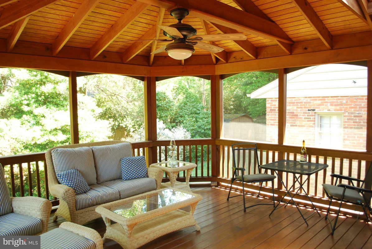 7919 Bainbridge Road Alexandria, VA 22308 - Photo 8 of 22 Interior (General)