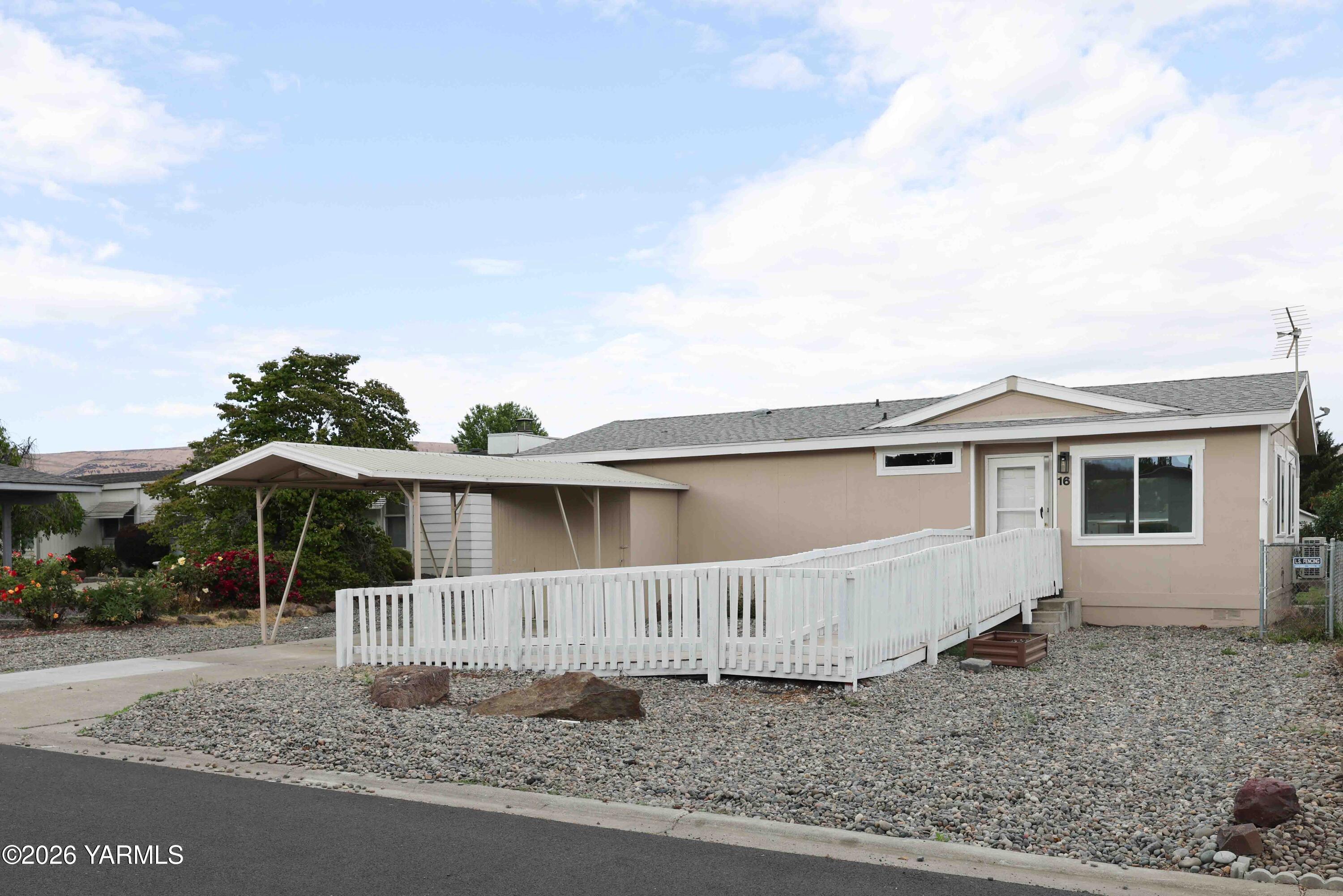 3701 Gun Club Road, Unit 16 Yakima, WA 98901 - Photo 17 of 17 Front