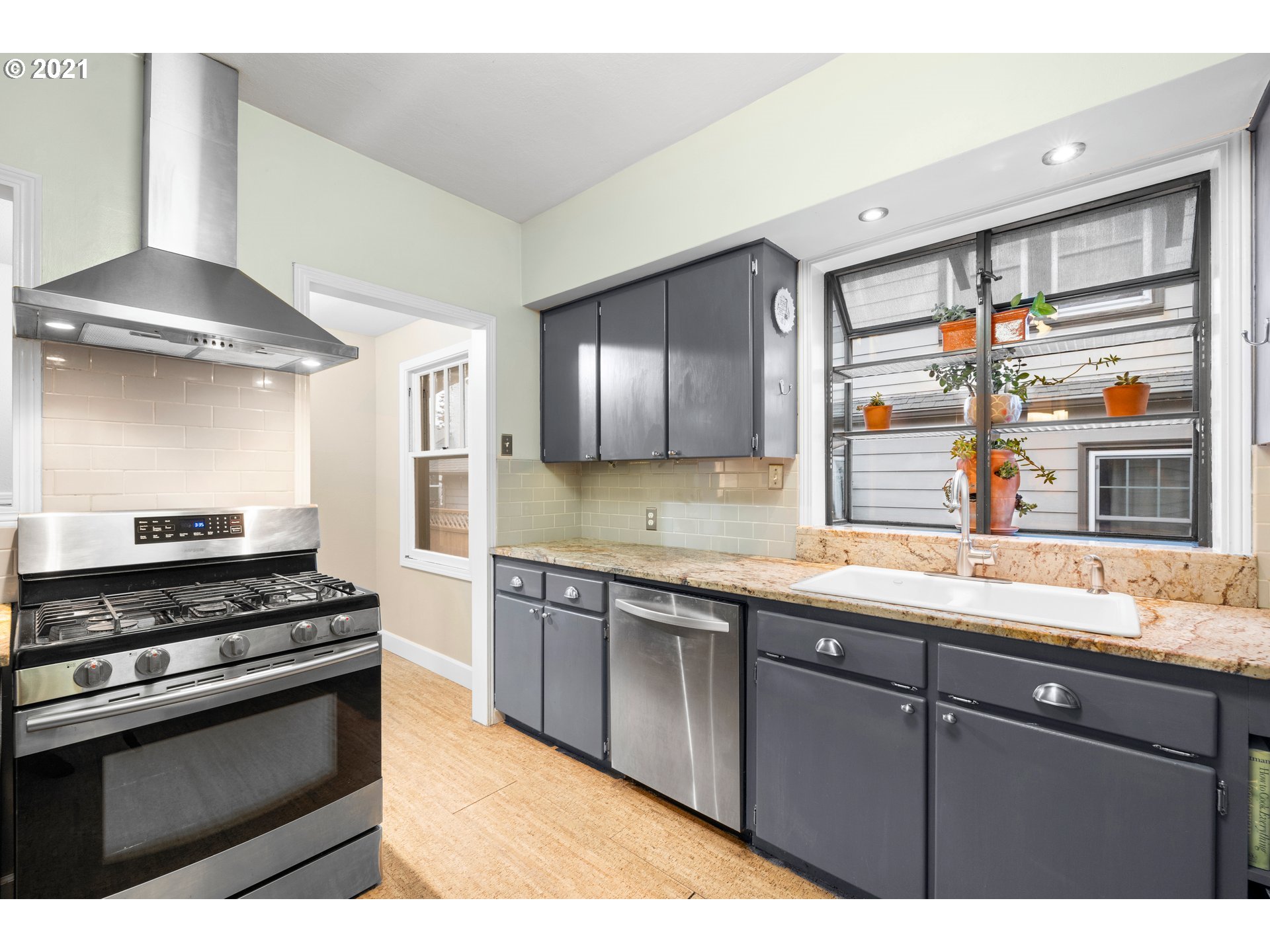 1727 North Rosa Parks Way Portland, OR 97217 - Photo 14 of 25 Gallery Image 14