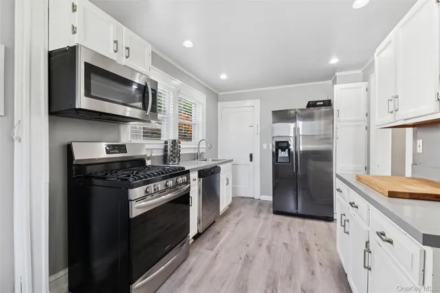 $649,000 | 906 Ardmore Place, Bellmore, NY 11710