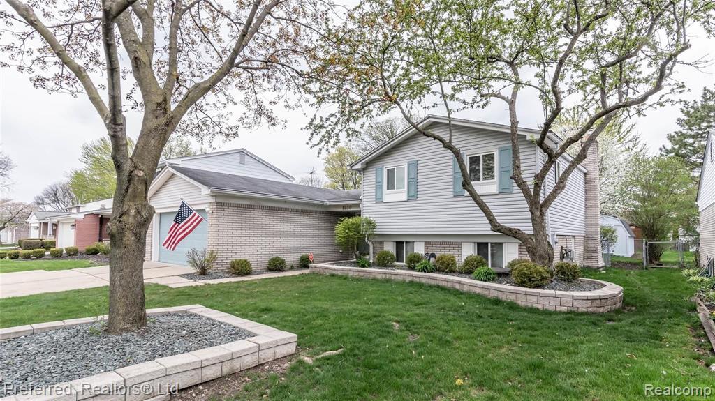 1439 Ranier Street Canton, MI 48187 - Photo 3 of 30