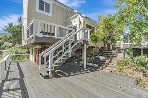$1,024,000 | 2589 Topaz Drive, Novato, CA 94945