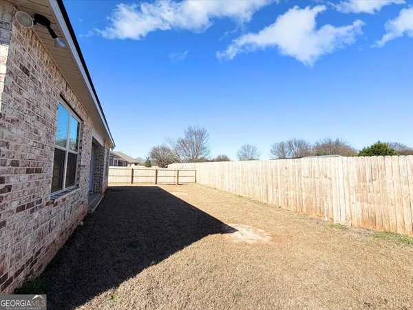 a view of an outdoor space