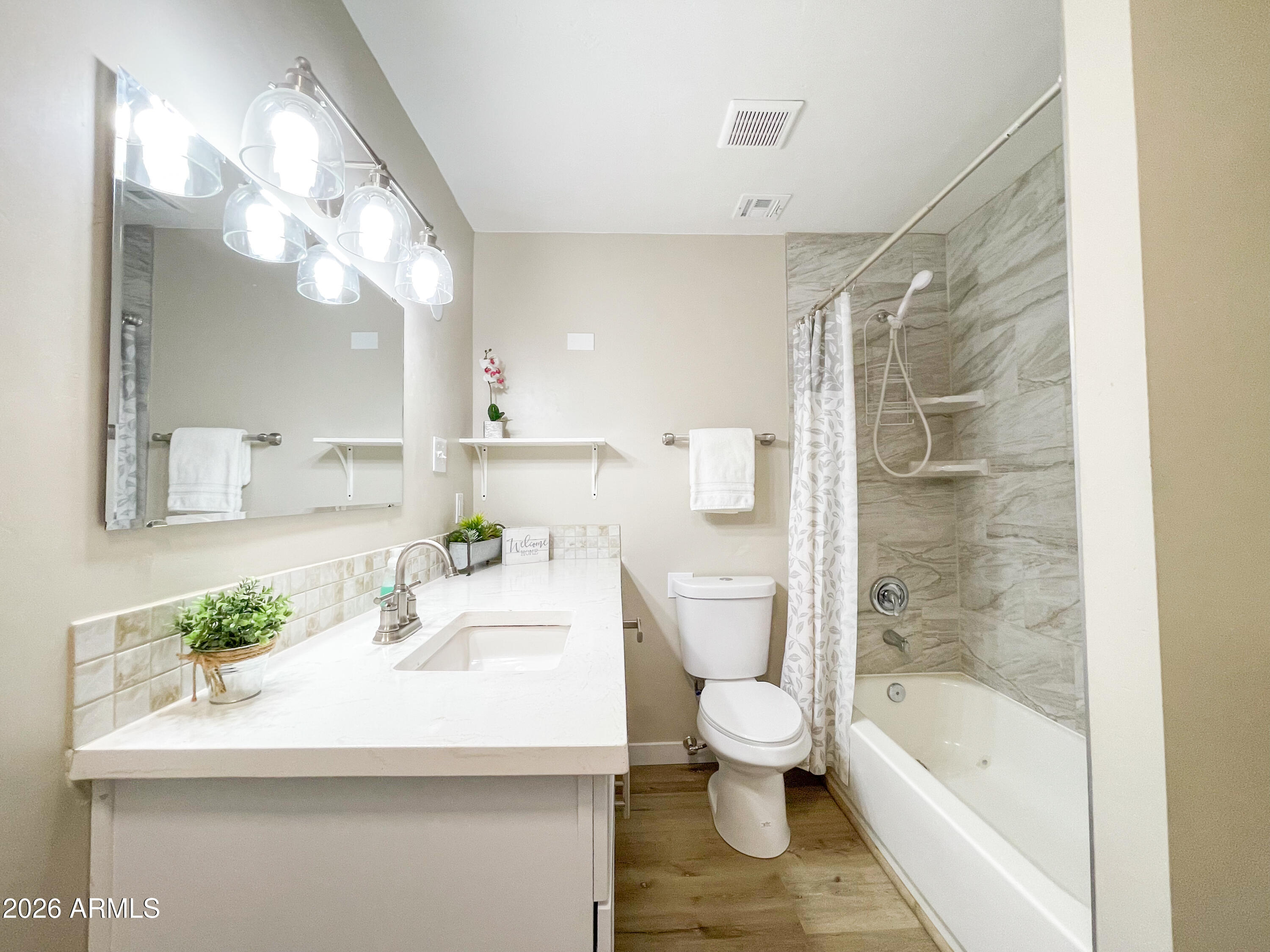 645 Barlow Street Colorado City, AZ 86021 - Photo 24 of 48 Primary Bathroom