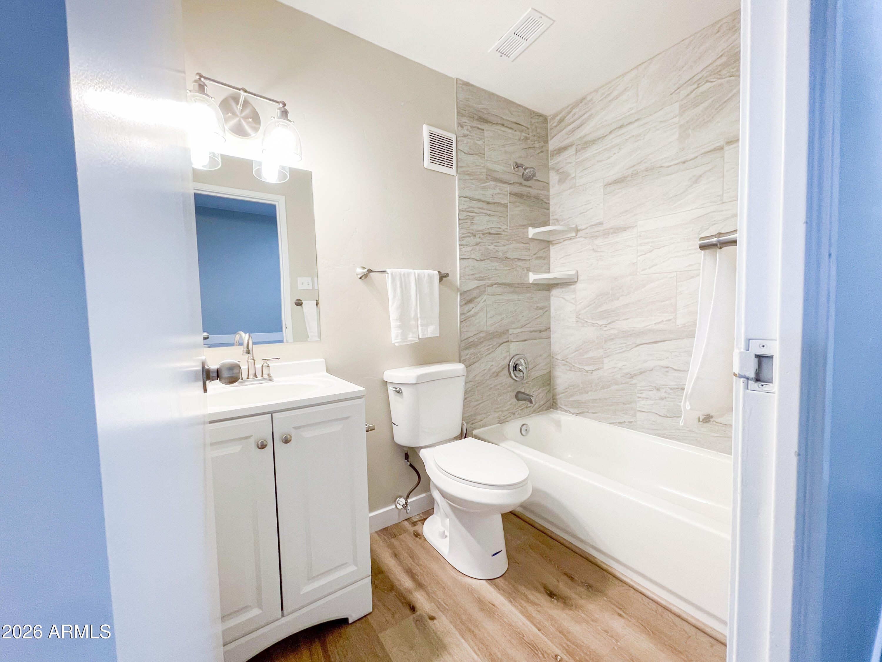 645 Barlow Street Colorado City, AZ 86021 - Photo 39 of 48 Guest Full Bath