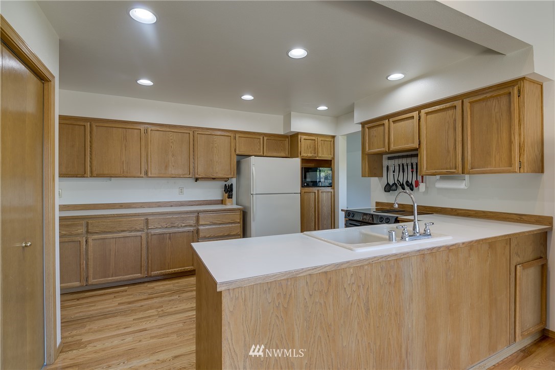 3210 210th Street Southeast Bothell, WA 98021 - Photo 11 of 25