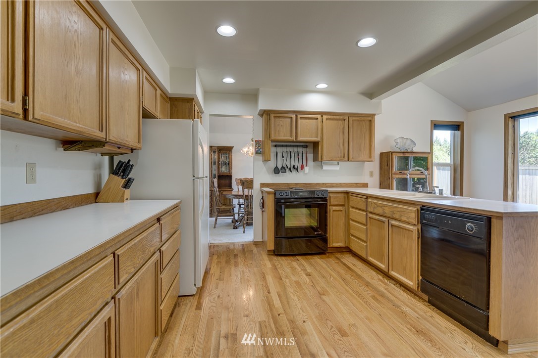 3210 210th Street Southeast Bothell, WA 98021 - Photo 7 of 25
