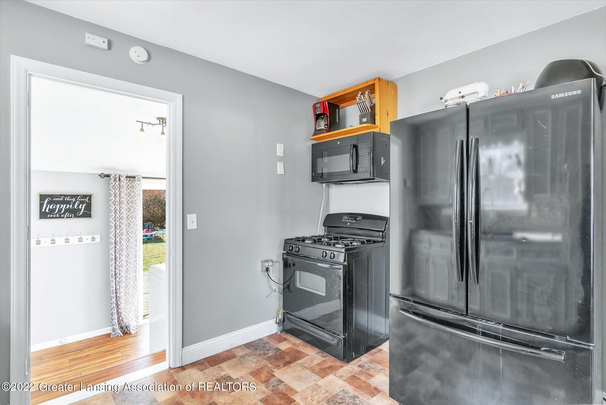 4621 Holt Road Holt, MI 48842 - Photo 12 of 28 Kitchen