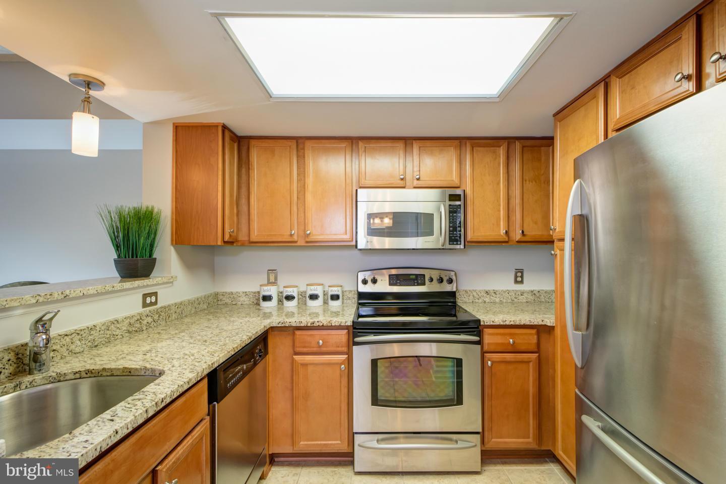 11800 Sunset Hills Road, Unit 301 Reston, VA 20190 - Photo 3 of 22 Kitchen