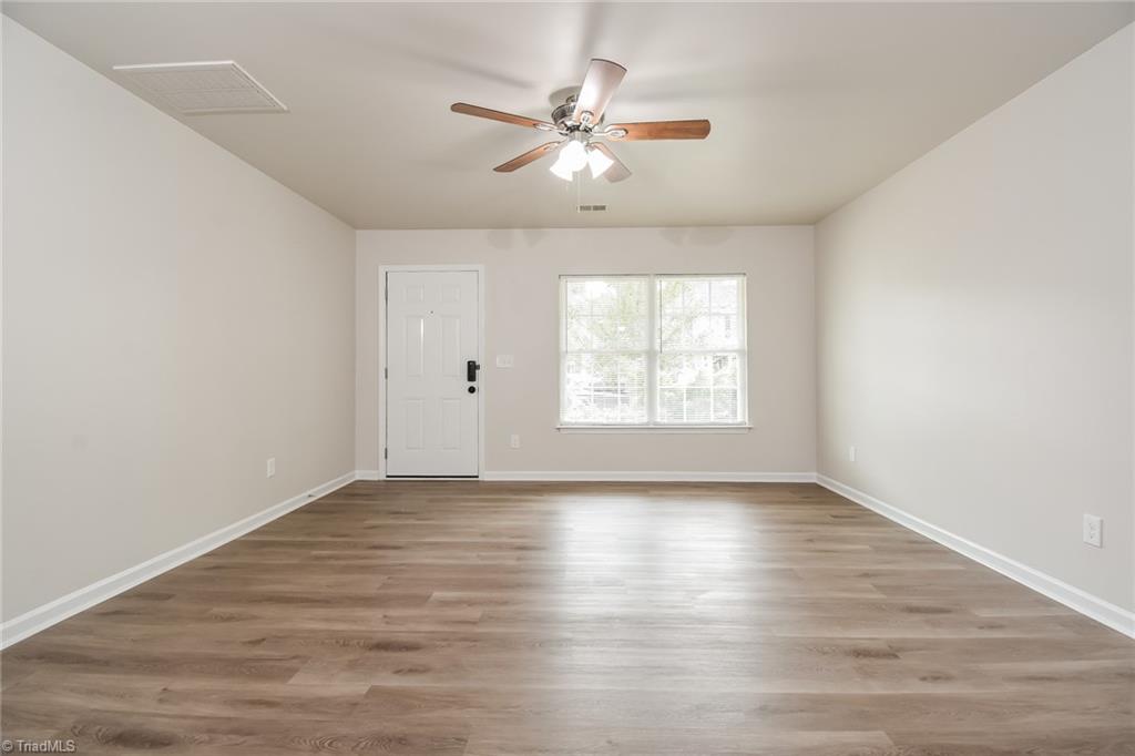 4455 Oak Pointe Drive Winston-Salem, NC 27105 - Photo 4 of 16