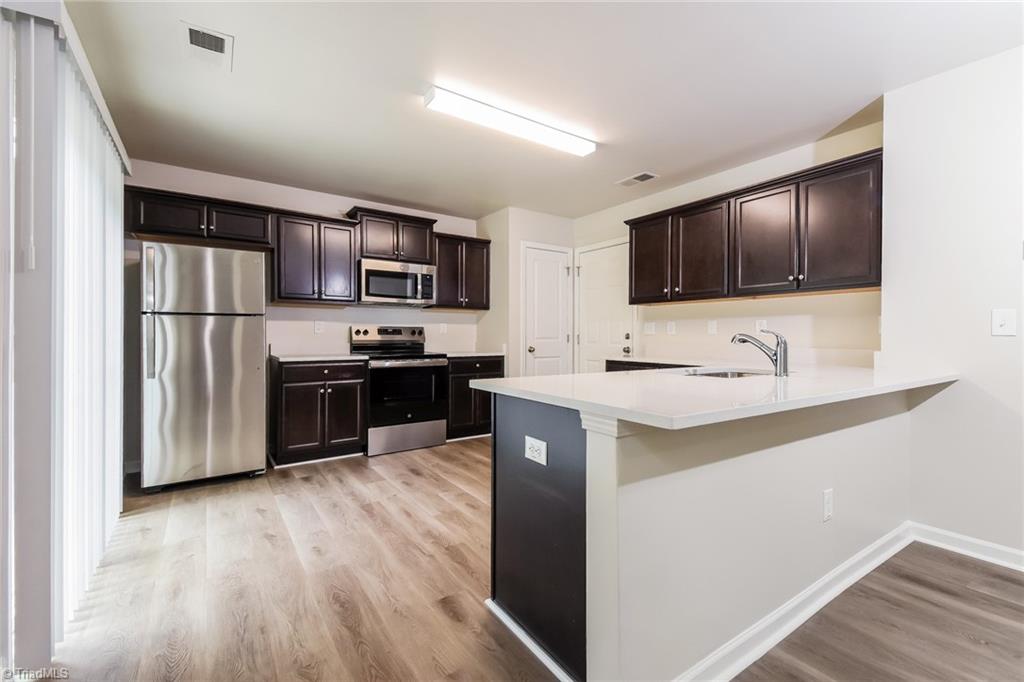 4455 Oak Pointe Drive Winston-Salem, NC 27105 - Photo 5 of 16