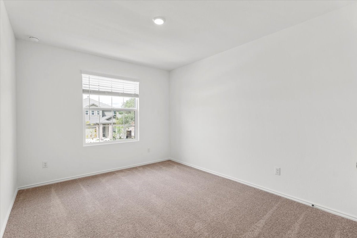 2337 Four Waters Loop Georgetown, TX 78628 - Photo 13 of 39 Gallery Image 13