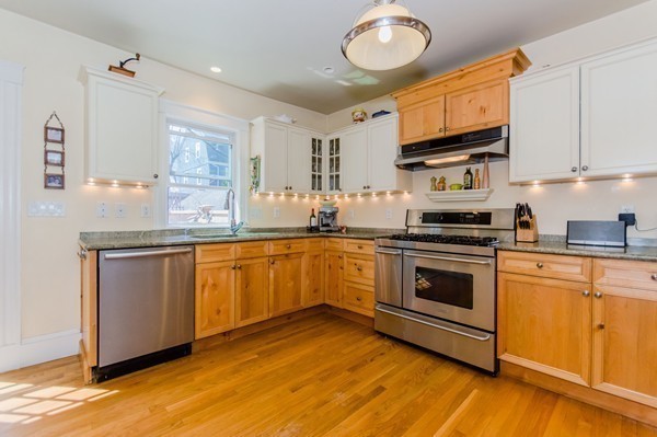 19 Englewood Road Winchester, MA 01890 - Photo 10 of 24 Gallery Image 10