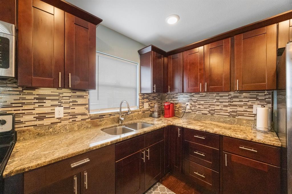 3336 20th Avenue Southwest Largo, FL 33774 - Photo 9 of 37