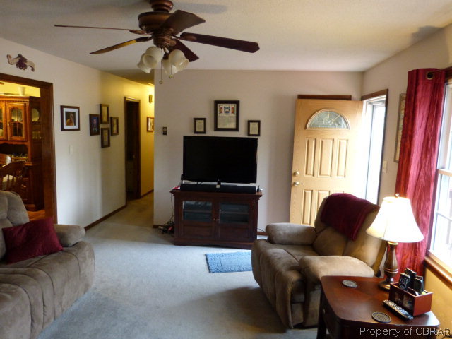 7785 Ark Road Gloucester, VA 23061 - Photo 4 of 14 Foyer