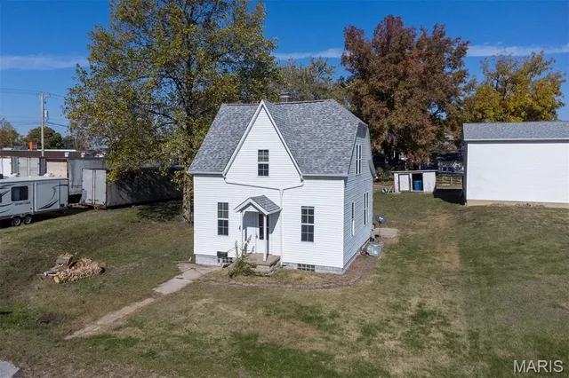 $85,000 | 511 12th Street, Highland, IL 62249