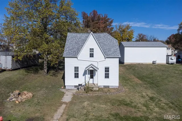 $85,000 | 511 12th Street, Highland, IL 62249