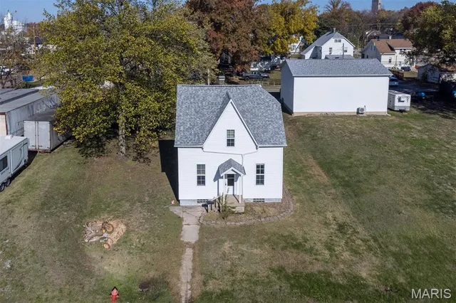 $85,000 | 511 12th Street, Highland, IL 62249