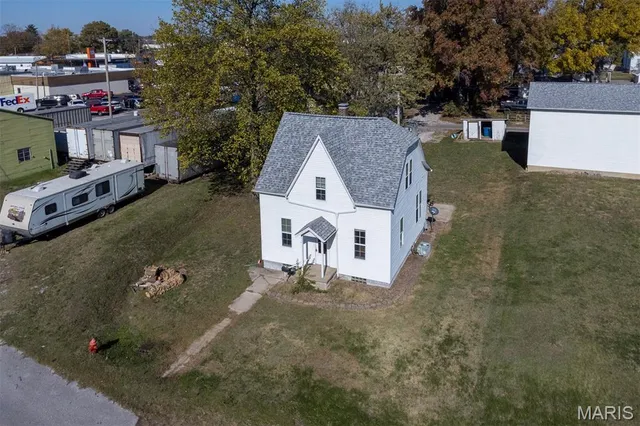 $85,000 | 511 12th Street, Highland, IL 62249