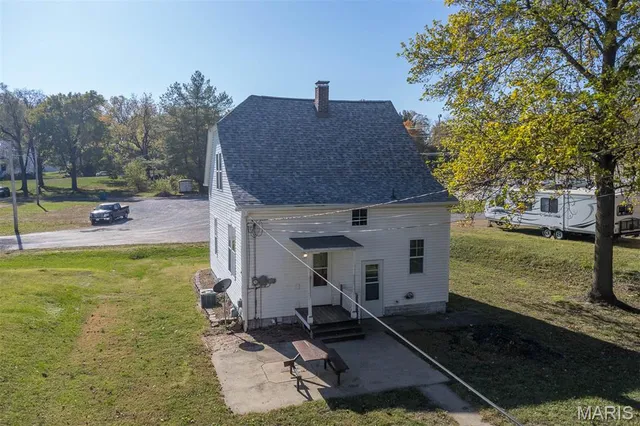 $85,000 | 511 12th Street, Highland, IL 62249