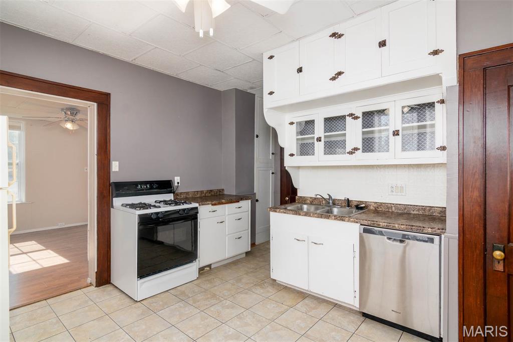 511 12th Street Highland, IL 62249 - Photo 7 of 41