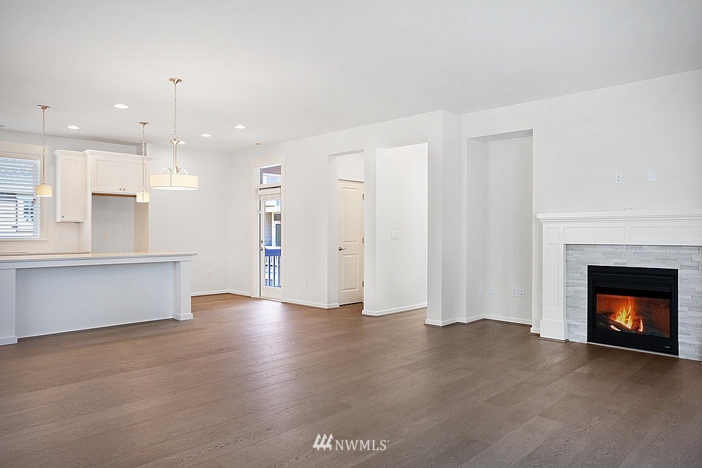 18525 46th Avenue Southeast Bothell, WA 98012 - Photo 3 of 25 Gallery Image 3