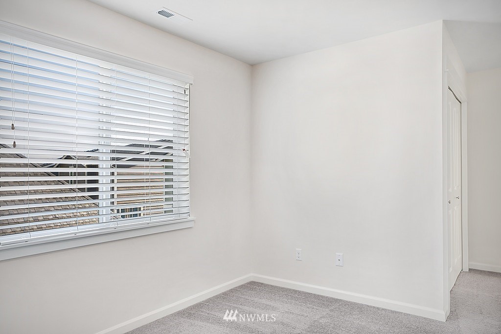 18525 46th Avenue Southeast Bothell, WA 98012 - Photo 8 of 25 Gallery Image 8