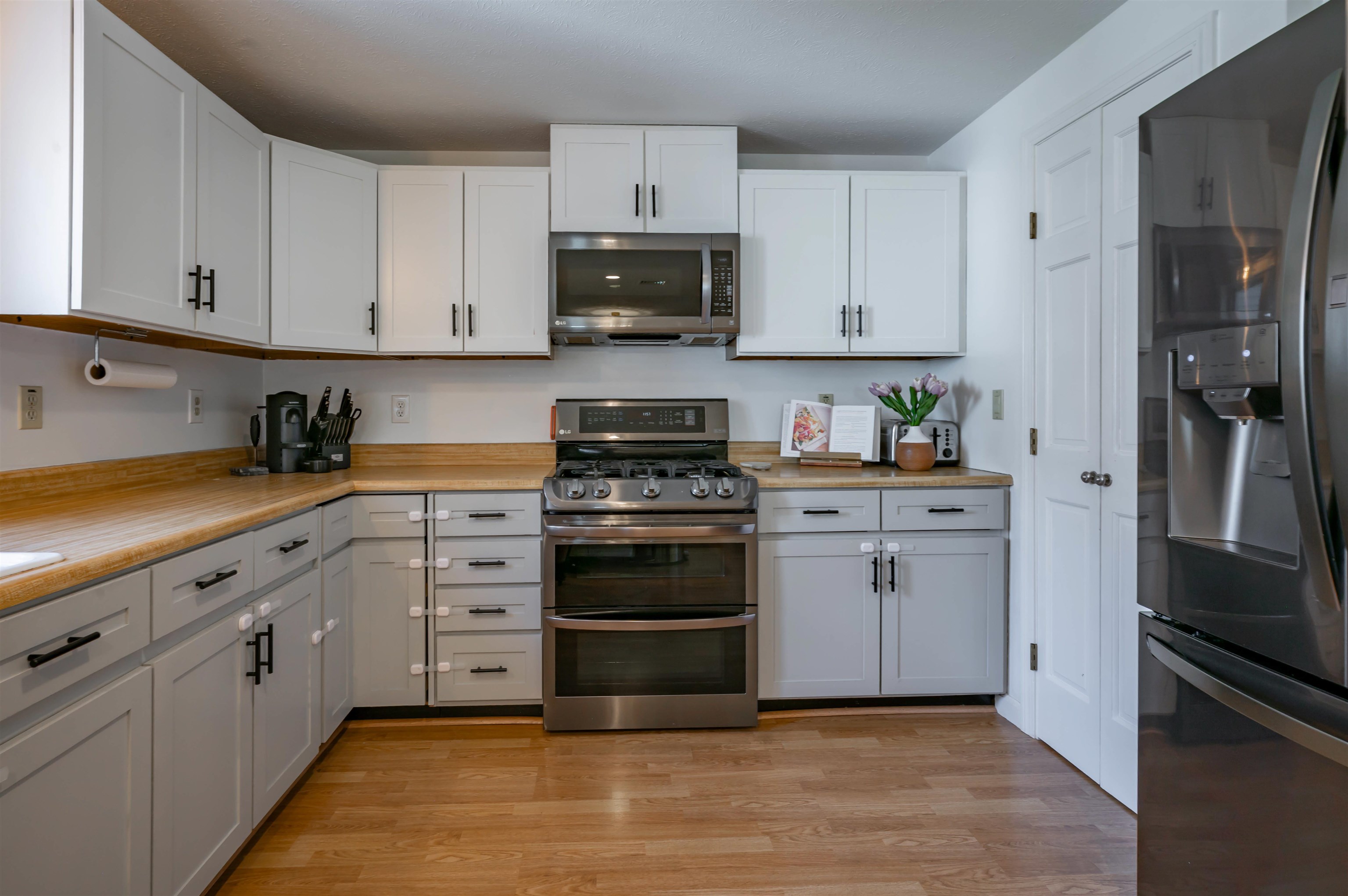 528 Weston Road Manchester, NH 03103 - Photo 6 of 51 Gallery Image 6