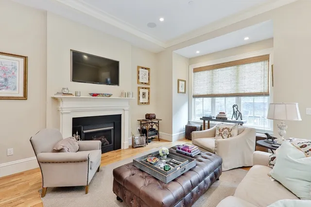 $9,800 | 142 West Concord Street, Unit 1, Boston, MA 02118