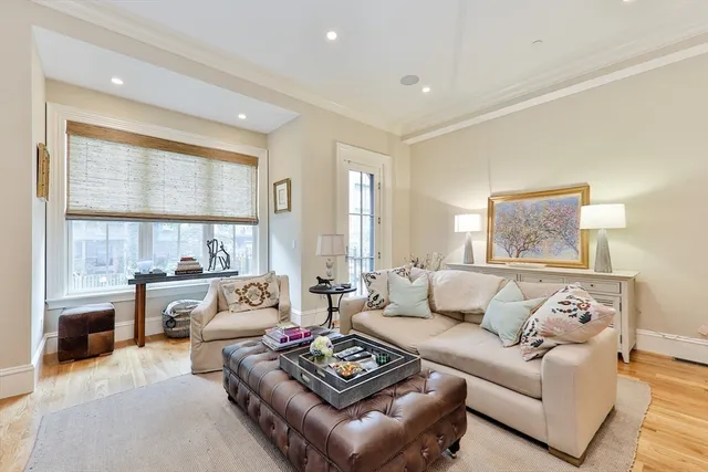 $9,800 | 142 West Concord Street, Unit 1, Boston, MA 02118