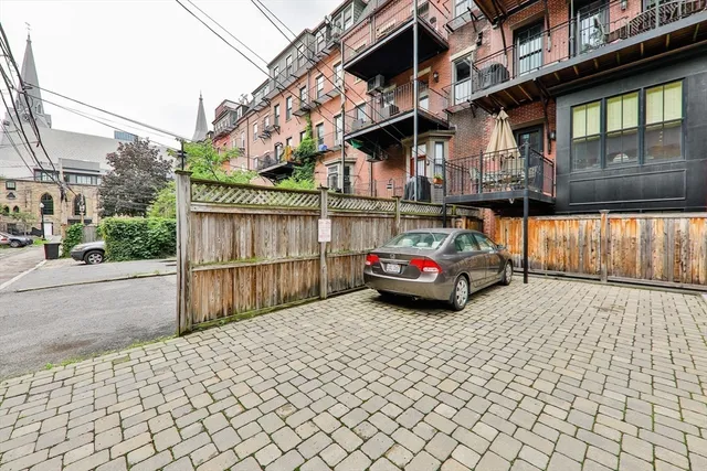 $9,800 | 142 West Concord Street, Unit 1, Boston, MA 02118