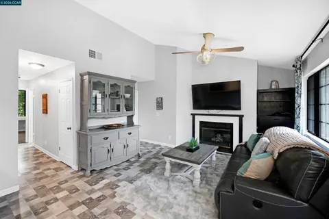 $639,000 | 2020 Canyon Woods Drive, Unit C, San Ramon, CA 94582