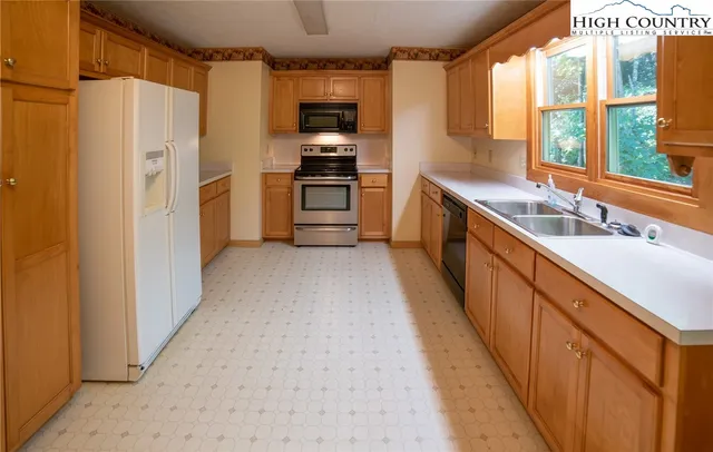 $429,000 | 489 Astor Cook Road, Blowing Rock, NC 28605