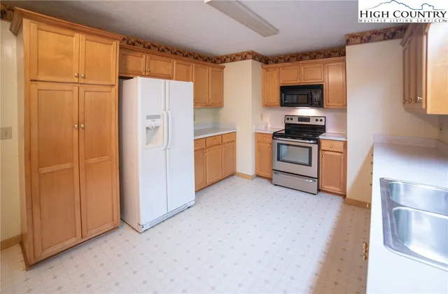 $429,000 | 489 Astor Cook Road, Blowing Rock, NC 28605