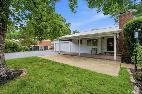 $679,000 | 2007 Firethorn Drive, St. Louis, MO 63131