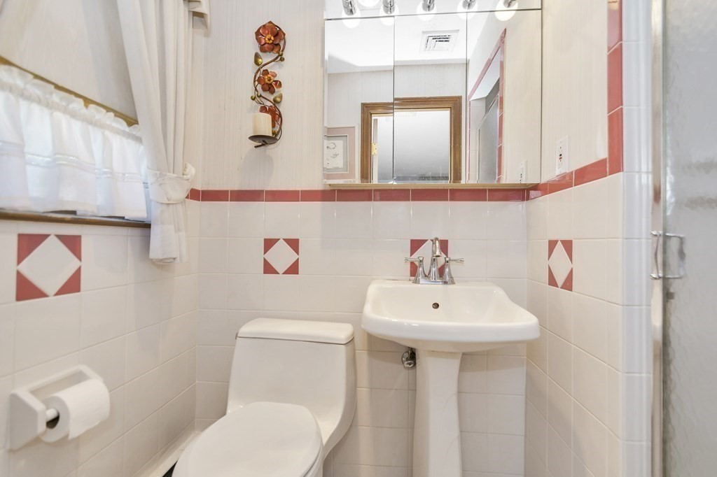 77 Standish Road Lynn, MA 01904 - Photo 14 of 33 Gallery Image 14