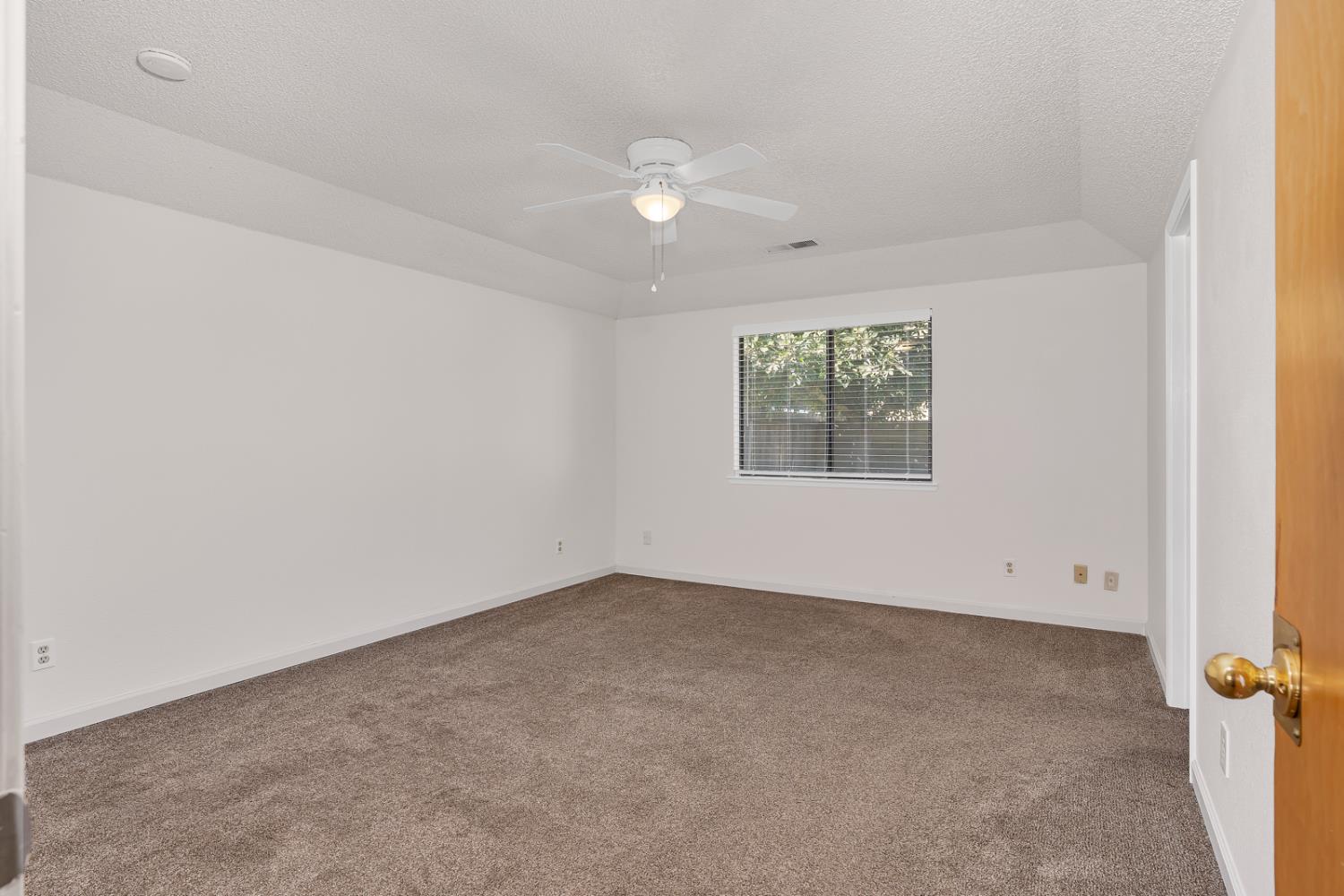 1220 Diamond Way Madera, CA 93637 - Photo 20 of 31 Gallery Image 20