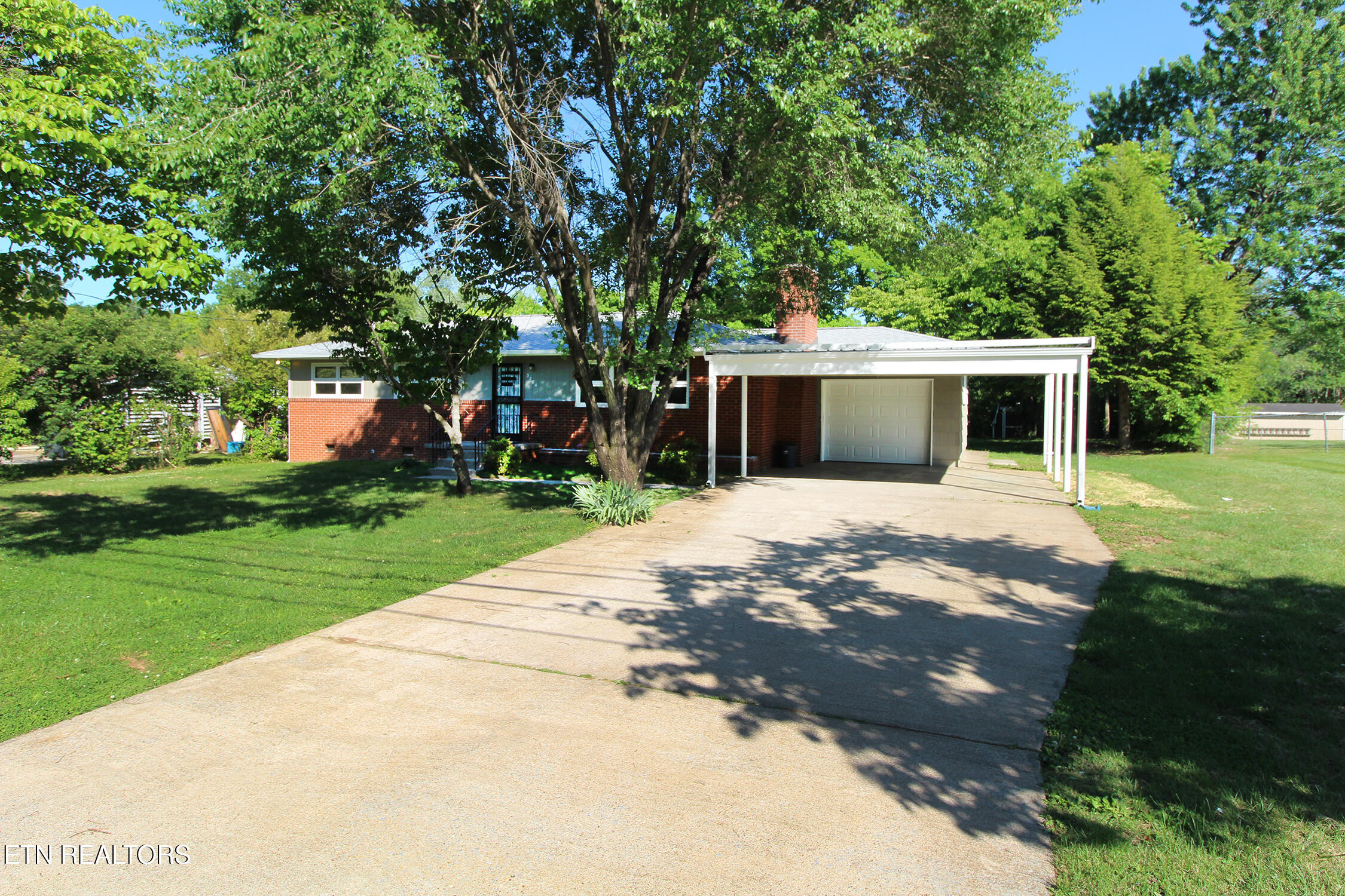 3204 Walnoaks Road Knoxville, TN 37921 - Photo 2 of 32 IMG_9366