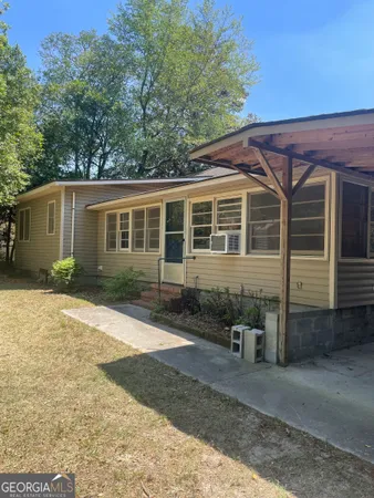 $1,800 | 331 East Main Street, Statesboro, GA 30458